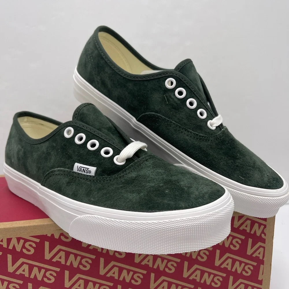 Vans WMNS Dark Green Suede Sneakers Authentic
Pig Suede Dried Kelp
VN000D7YEMU - Picture 7 of 16